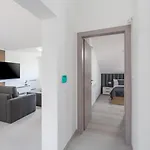 Luxury Matic Ii With Shared Pool And Seaview Apartamento