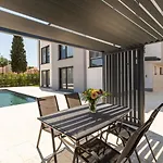Luxury Matic Ii With Shared Pool And Seaview Apartamento *