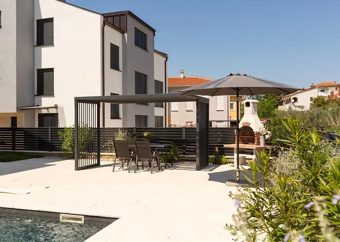 Luxury Matic Ii With Shared Pool And Seaview *