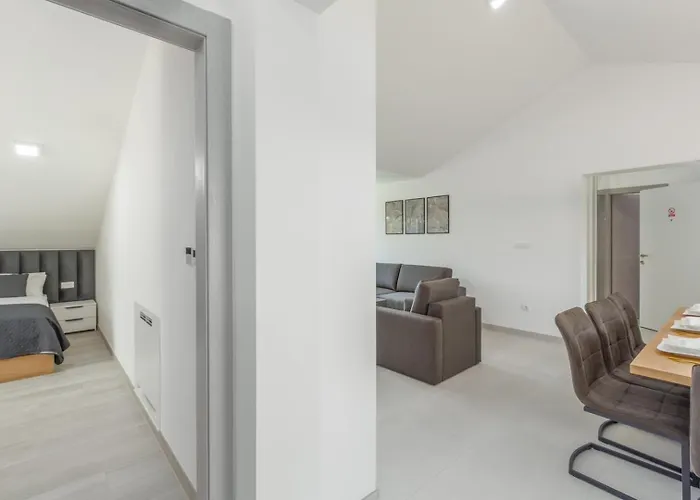 Luxury Matic Ii With Shared Pool And Seaview * Funtana