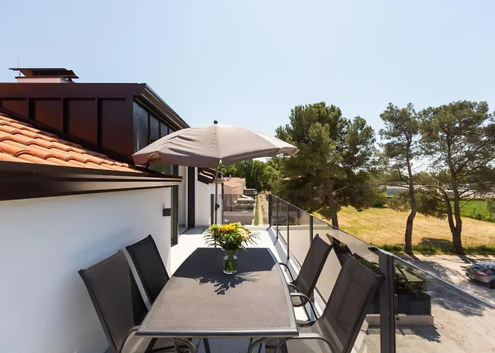 Luxury Matic Ii With Shared Pool And Seaview * Funtana