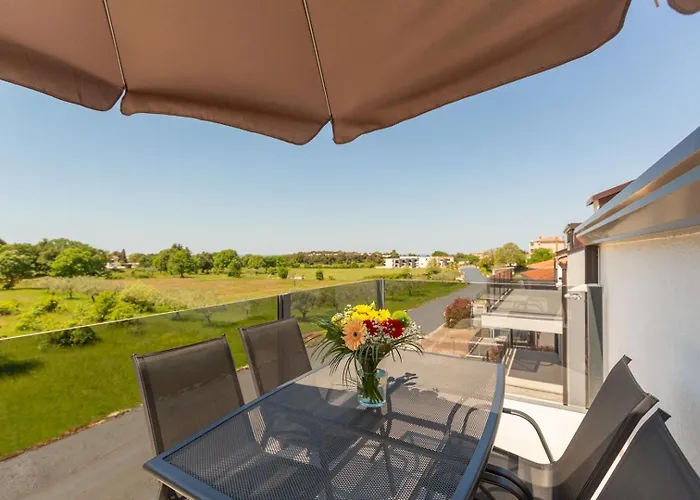 Luxury Matic Ii With Shared Pool And Seaview *