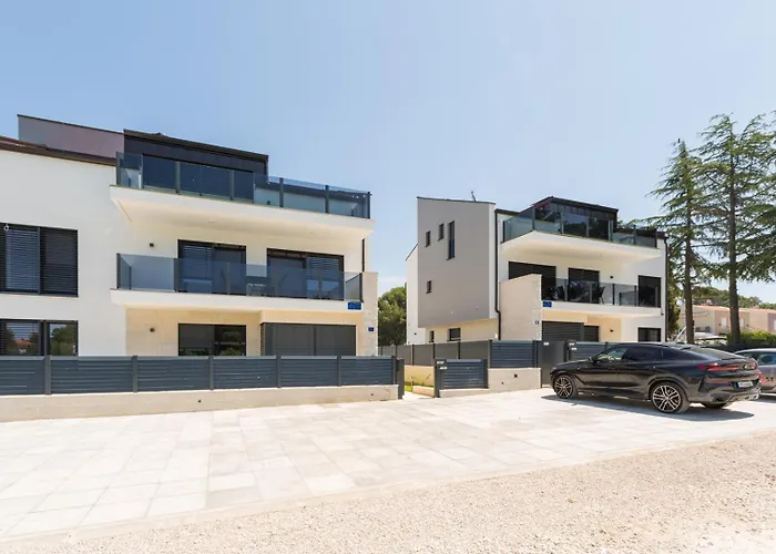 Luxury Matic Ii With Shared Pool And Seaview * Funtana