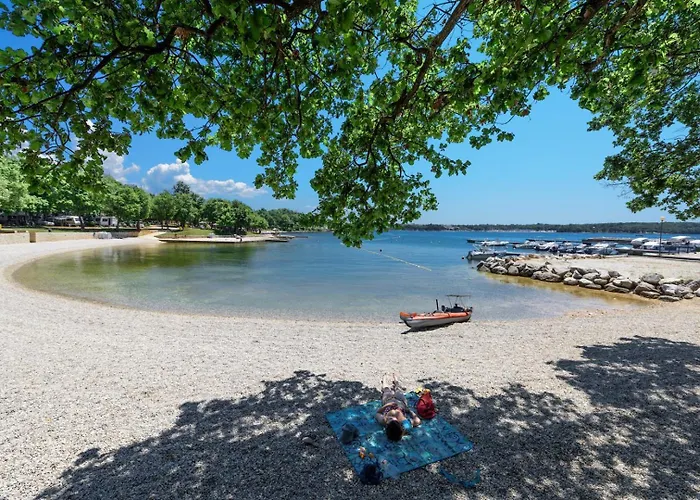 Luxury Matic Ii With Shared Pool And Seaview Funtana