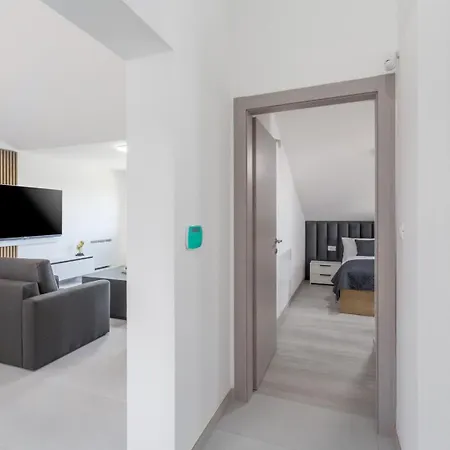Luxury Matic Ii With Shared Pool And Seaview Apartment
