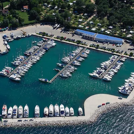 Luxury Matic Ii With Shared Pool And Seaview Apartment Funtana