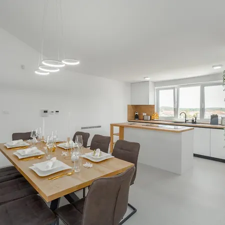 Apartment Luxury Matic Ii With Shared Pool And Seaview