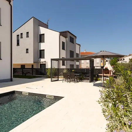 Luxury Matic Ii With Shared Pool And Seaview Apartment Funtana