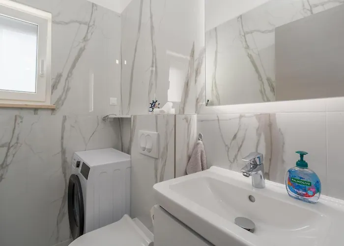 Luxury Matic Ii With Shared Pool And Seaview Funtana