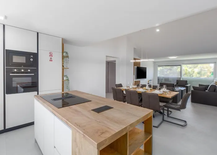 Luxury Matic Ii With Shared Pool And Seaview *