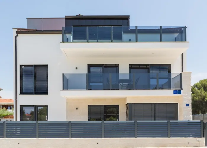 Luxury Matic Ii With Shared Pool And Seaview Apartman *